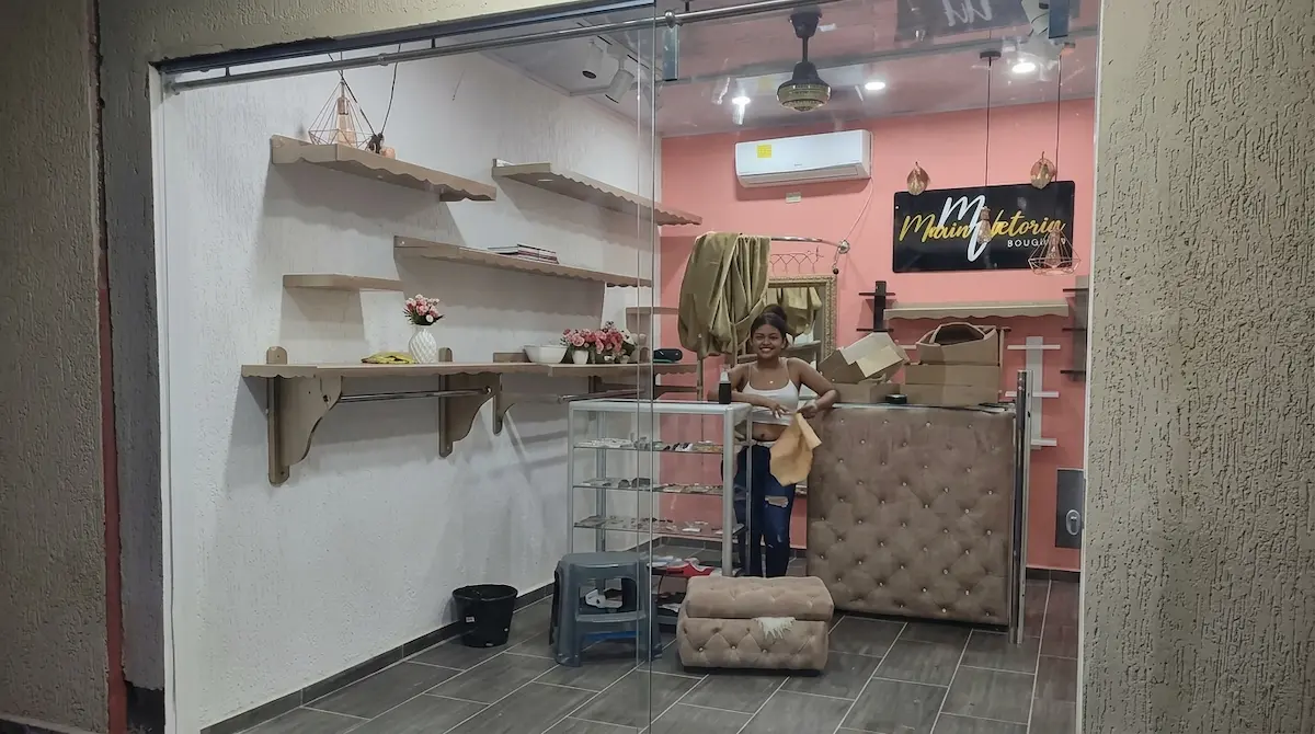 Fachada corrediza en vidrio templado de seguridad en Arauca